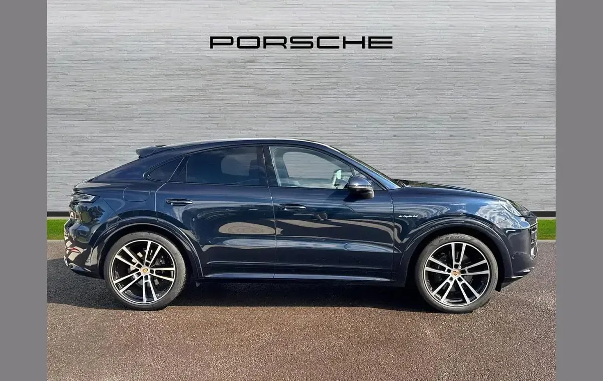 Used Porsche Cayenne 470 HP (345 kW) 2024 Blue SUV