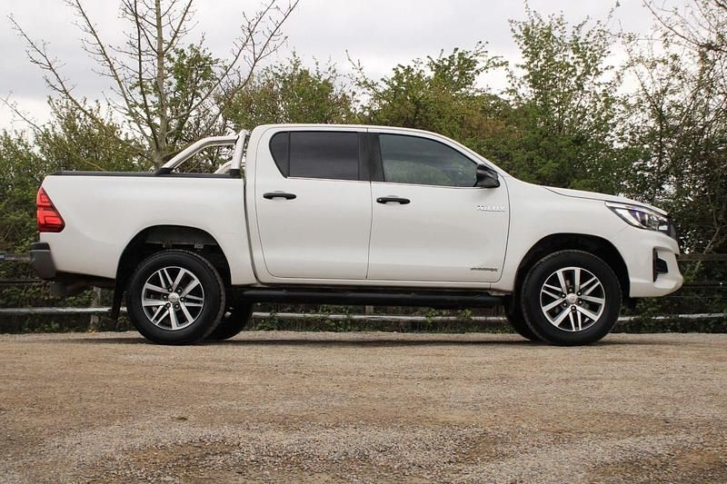 Usado Toyota HiLux 150 HP (110 kW) 2019 Branco Pickup