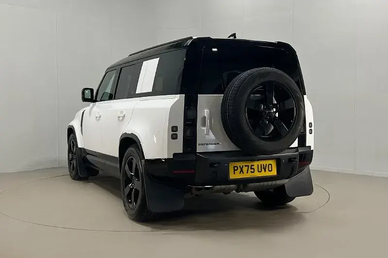Usado Land Rover Defender SE Dynamic 245 HP (180 kW) 2025 Branco SUV