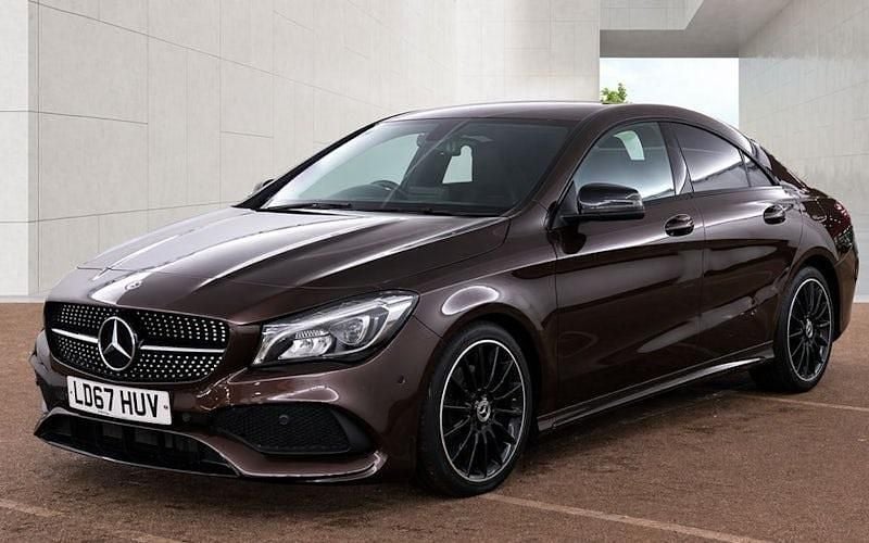 Usado Mercedes CLA220 AMG line 177 HP (130 kW) 2017 Sedan