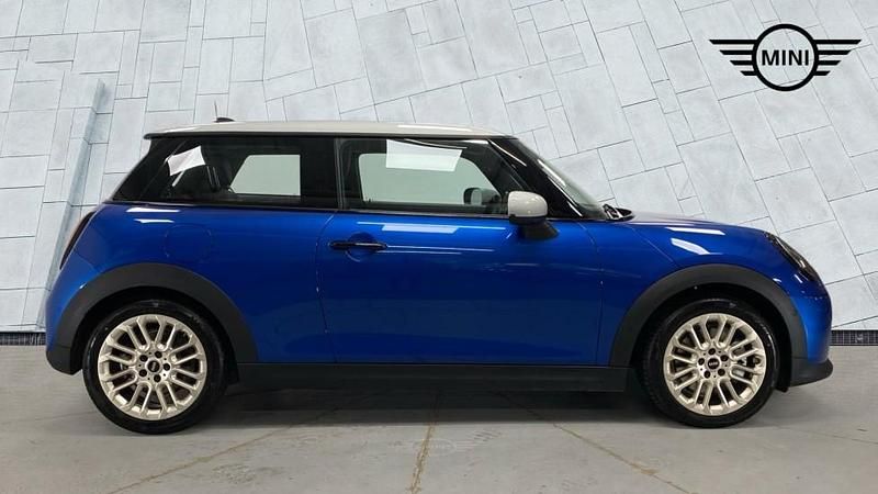 Used Mini Cooper Hatch 113 kW (154 HP) 2025 Blue Hatchback