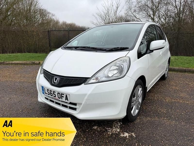 Used Honda Jazz ES 2015 White Hatchback