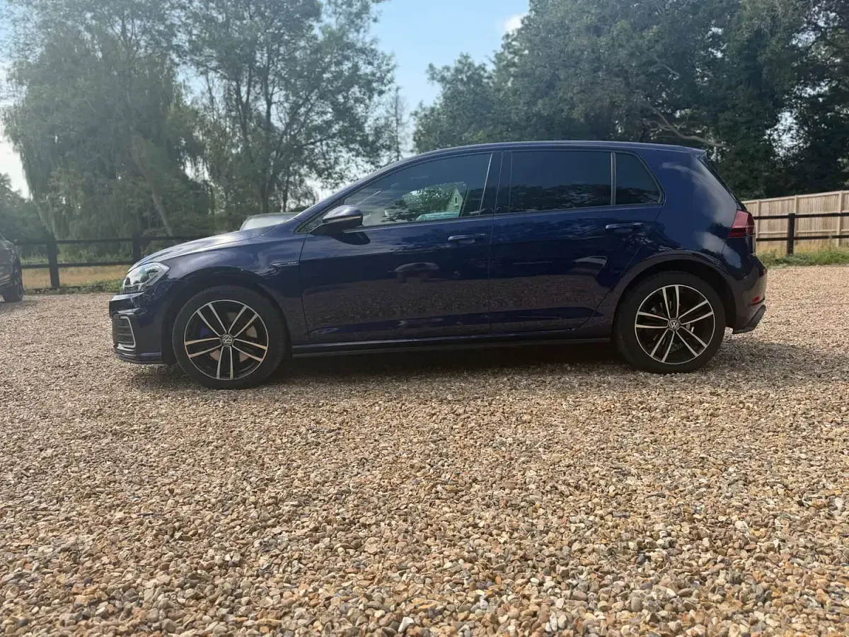 Used VW Golf VII GTE 204 HP (150 kW) 2017 Blue Hatchback