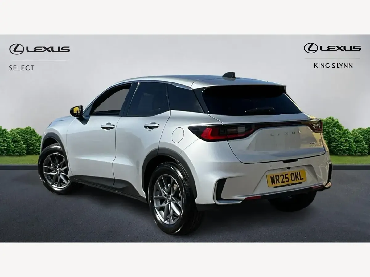 Used Lexus LBX 136 HP (100 kW) 2025 Silver SUV