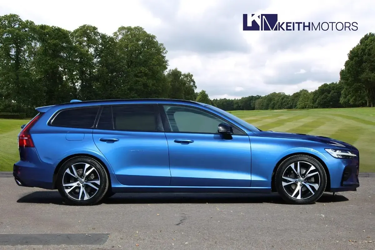 Used Volvo V60 R-Design 2021 Blue Estate