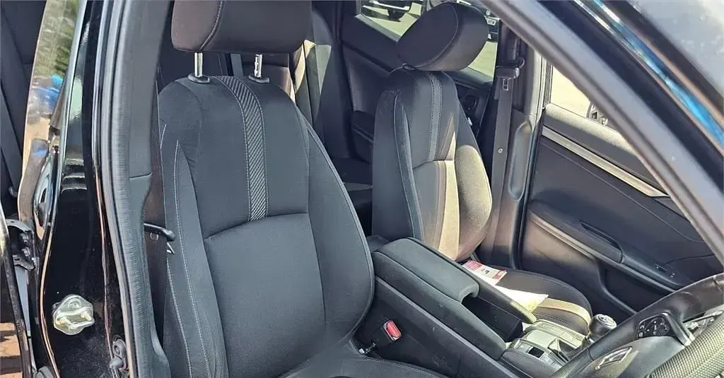 Used Honda Civic SE 129 HP (94 kW) 2017 Black Hatchback