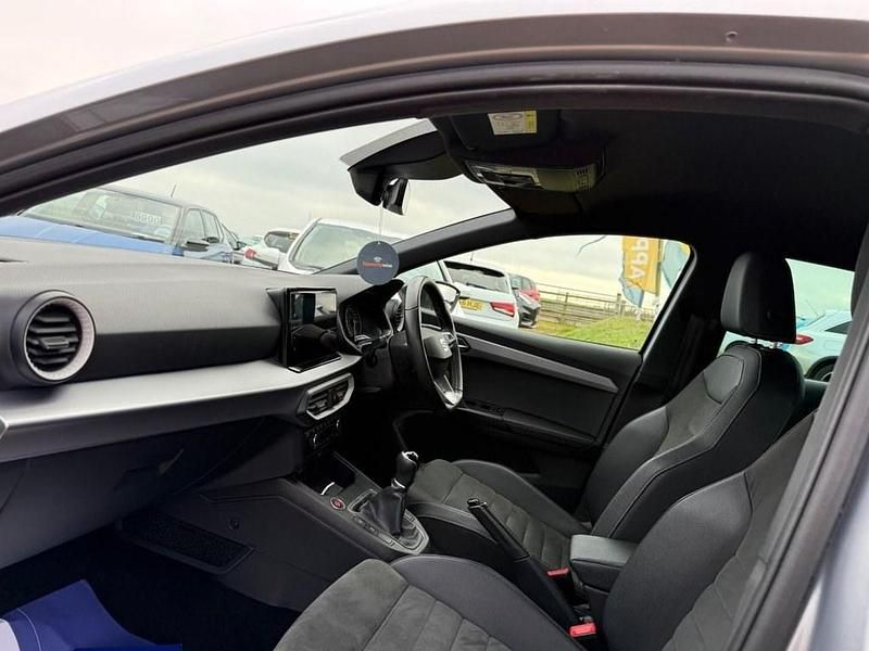 Usata Seat Ibiza XCELLENCE 110 CV (80 kW) 2022 Argento Utilitaria