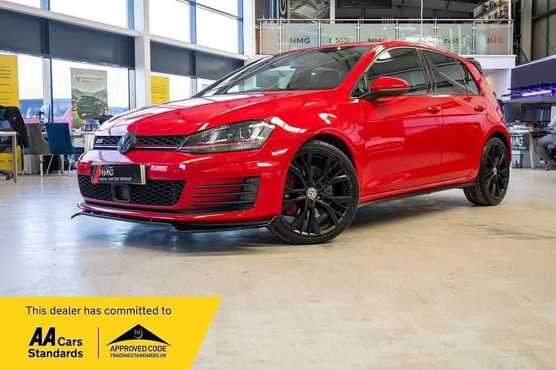 Used VW Golf VII GTI 220 HP (161 kW) 2016 Red Hatchback
