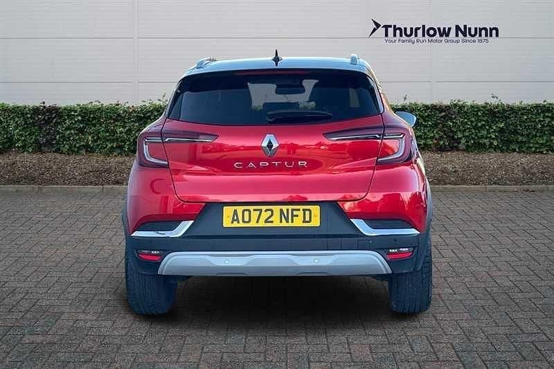 Used Renault Captur Techno 91 HP (66 kW) 2023 Red and black SUV