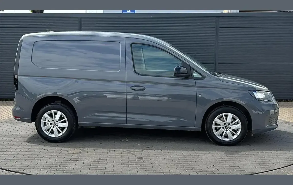 Used VW Caddy Pro 120 HP (88 kW) 2025 Grey MPV