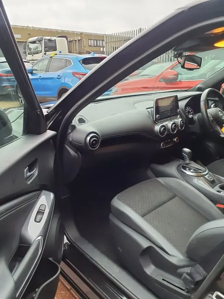 Used Nissan Juke N-Connecta 114 HP (83 kW) 2023 Black SUV