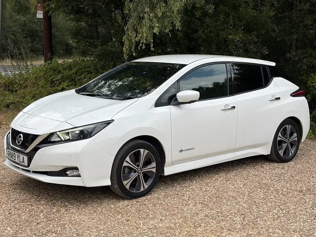 Used Nissan Leaf N-Connecta 110 kW (150 HP) 2019 White Hatchback