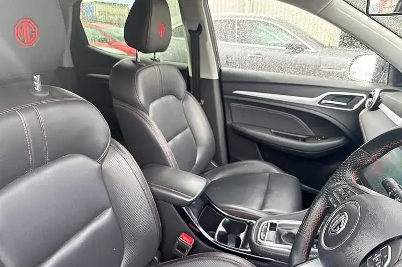 Używany MG ZS Exclusive 111 KM (81 kW) 2024 Czarny SUV