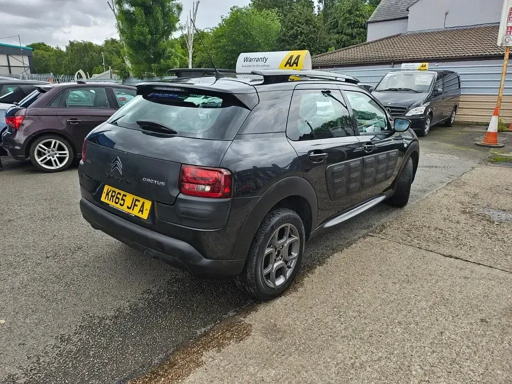Used Citroën C4 Cactus Feel 110 HP (80 kW) 2015 Black Hatchback