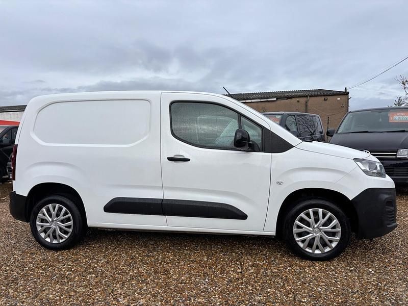 Used Citroën Berlingo 2022 White MPV