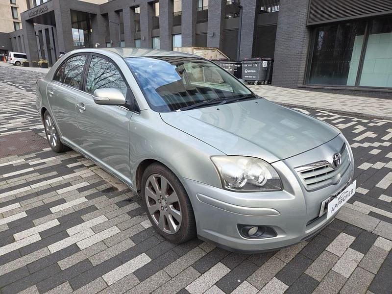 Usado Toyota Avensis 2008 Plateado Utilitario