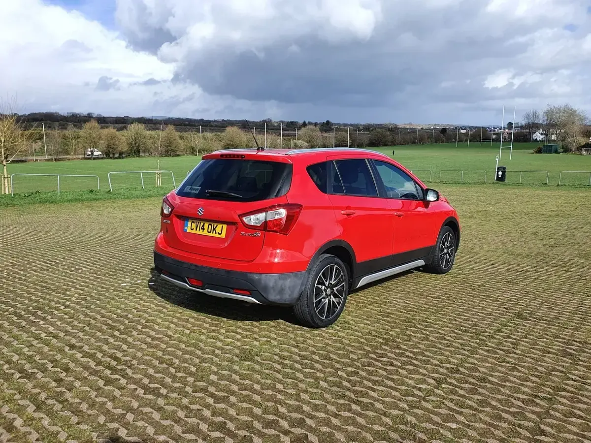 Gebraucht Suzuki SX4 S-Cross SZ-T 120 PS (88 kW) 2014 Rot Kleinwagen