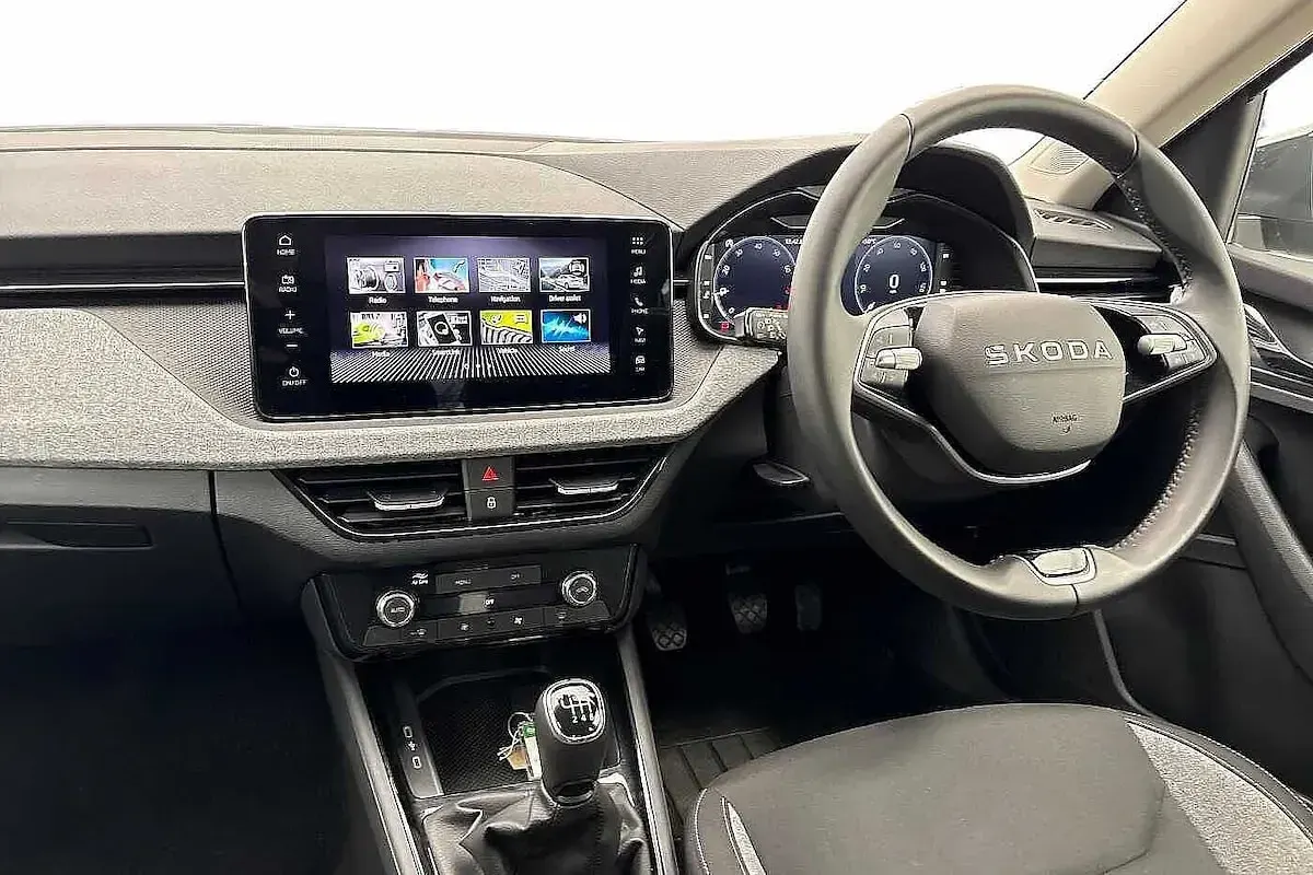 Begagnad Skoda Kamiq SE 113 HK (83 kW) 2025 Grå SUV