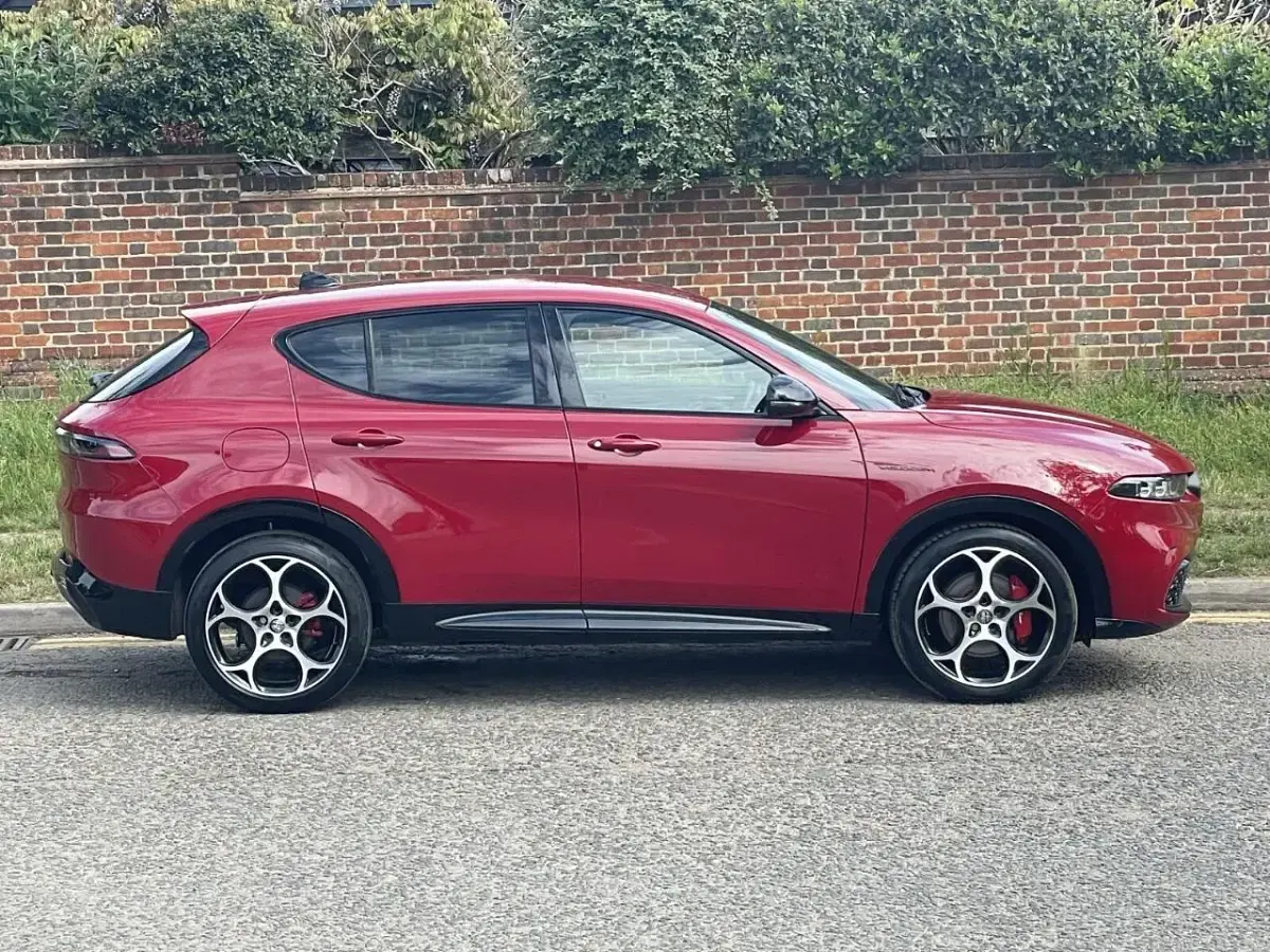 Used Alfa Romeo Tonale Veloce 158 HP (116 kW) 2025 Red SUV