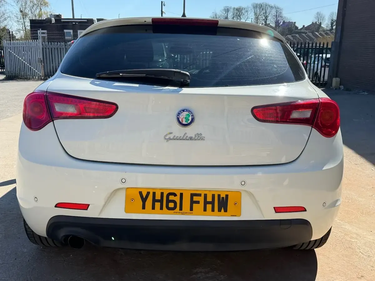 Used Alfa Romeo Giulietta Veloce 2011 White Hatchback