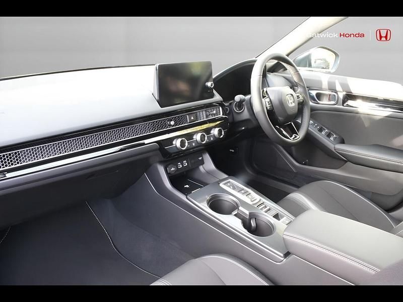 Used Honda Civic Hybrid 184 HP (135 kW) 2025 Crystal black Hatchback