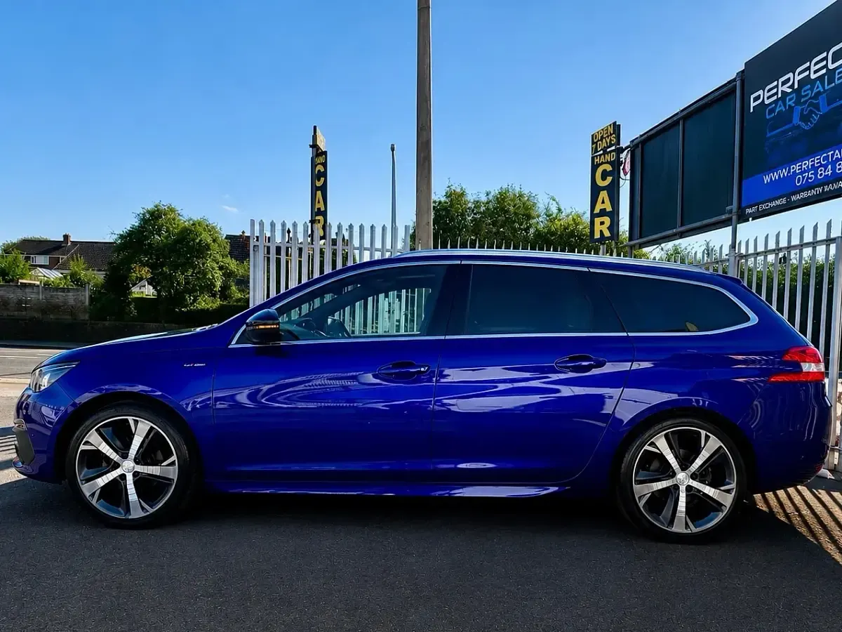 Used Peugeot 308 GT-line 2019 Blue Estate
