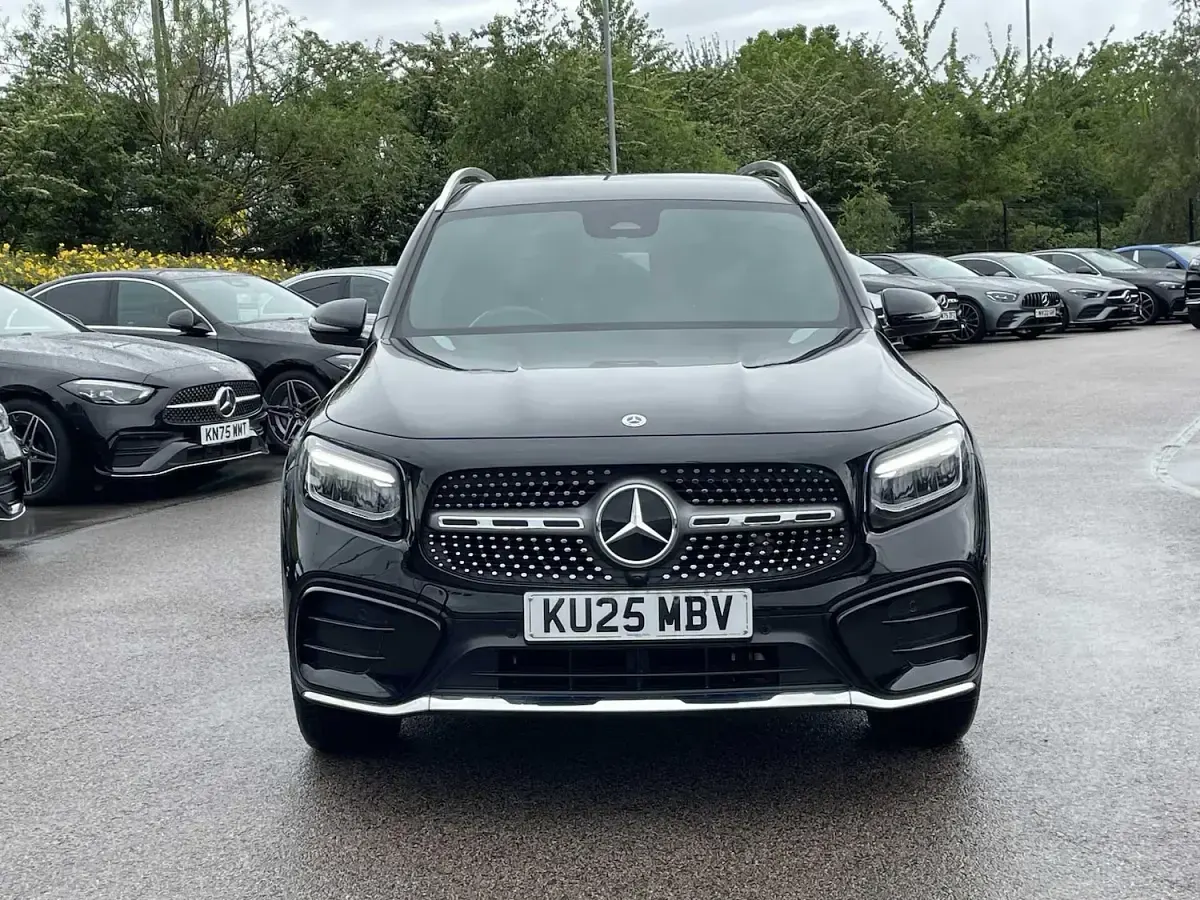 Used Mercedes GLB200 Executive 163 HP (119 kW) 2025 Black SUV