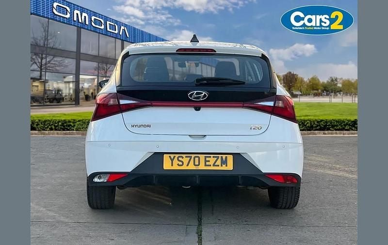 Used Hyundai i20 SE 99 HP (72 kW) 2020 White Hatchback
