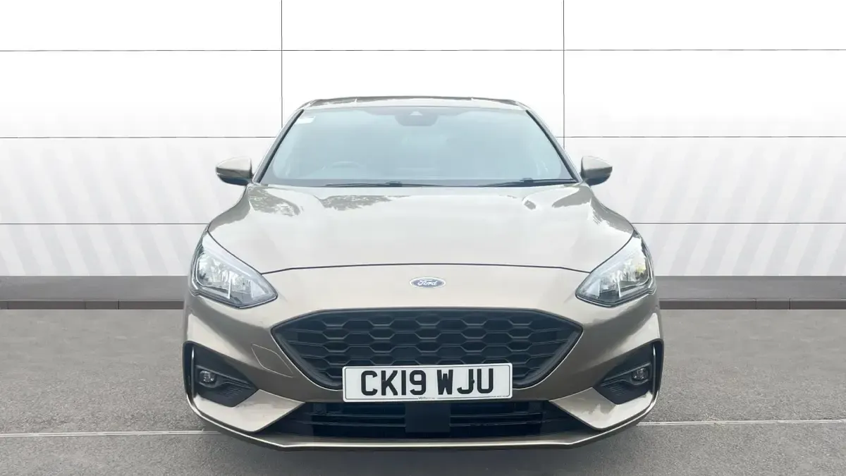 Used Ford Focus ST-Line X 125 HP (91 kW) 2019 Silver Hatchback