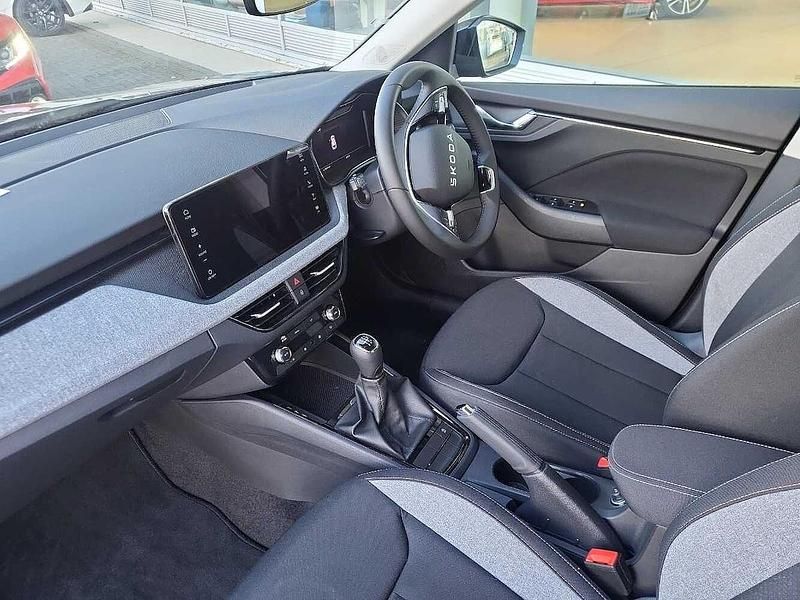 New Skoda Kamiq SE 70 HP (51 kW) 2025 Black magic pearl effect SUV