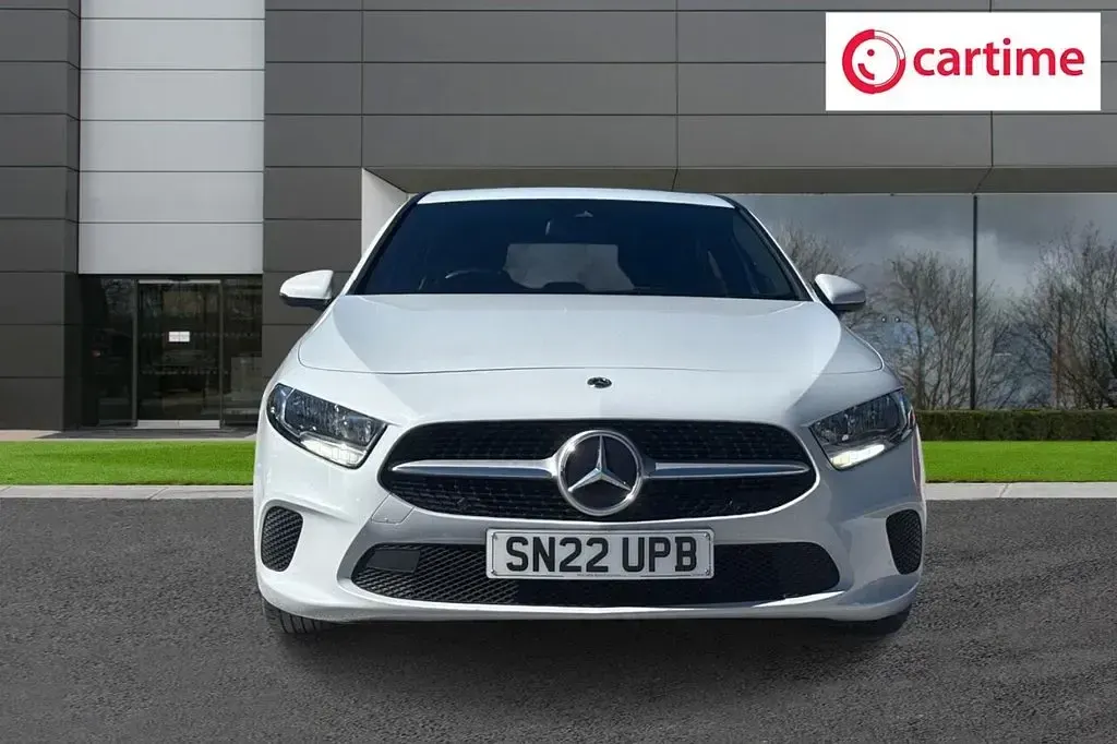 Used Mercedes A180 SE 136 HP (100 kW) 2021 White Hatchback