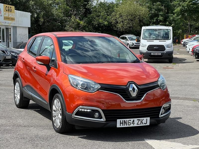 Orange Used 2014 Renault Captur Expression+ SUV | £3,795 (Fair price) - Image 1/4