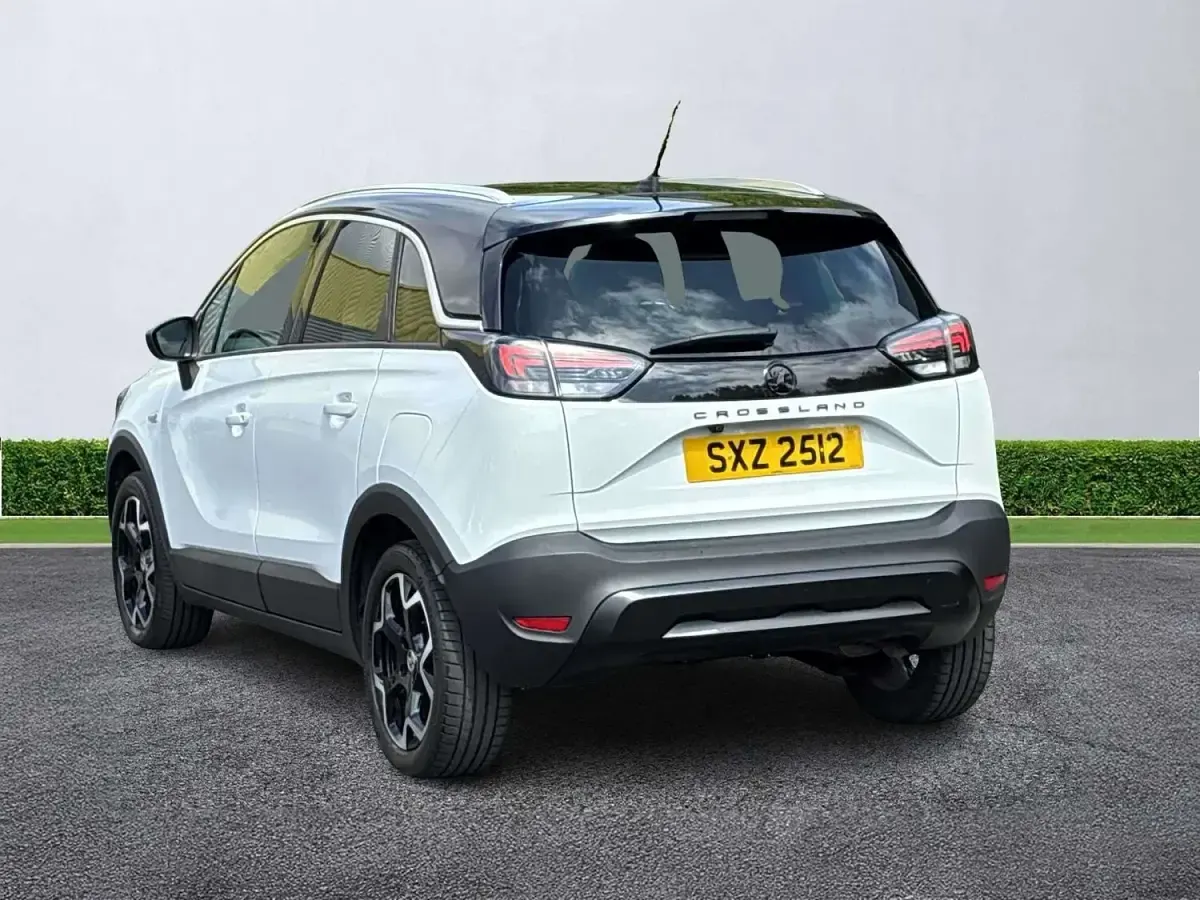 Used Vauxhall Crossland Ultimate 110 HP (80 kW) 2023 White SUV