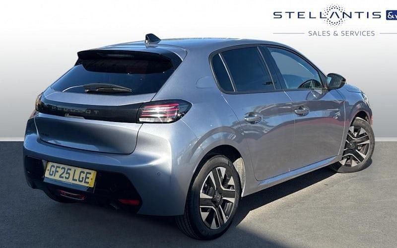 Used Peugeot 208 Allure 101 HP (74 kW) 2025 Hatchback