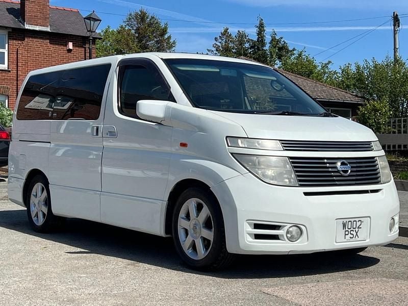 Used Nissan Elgrand 2002 White MPV