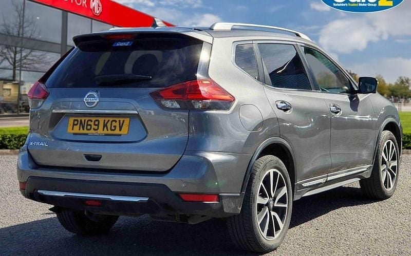 Used Nissan X-Trail Tekna 150 HP (110 kW) 2019 Grey SUV
