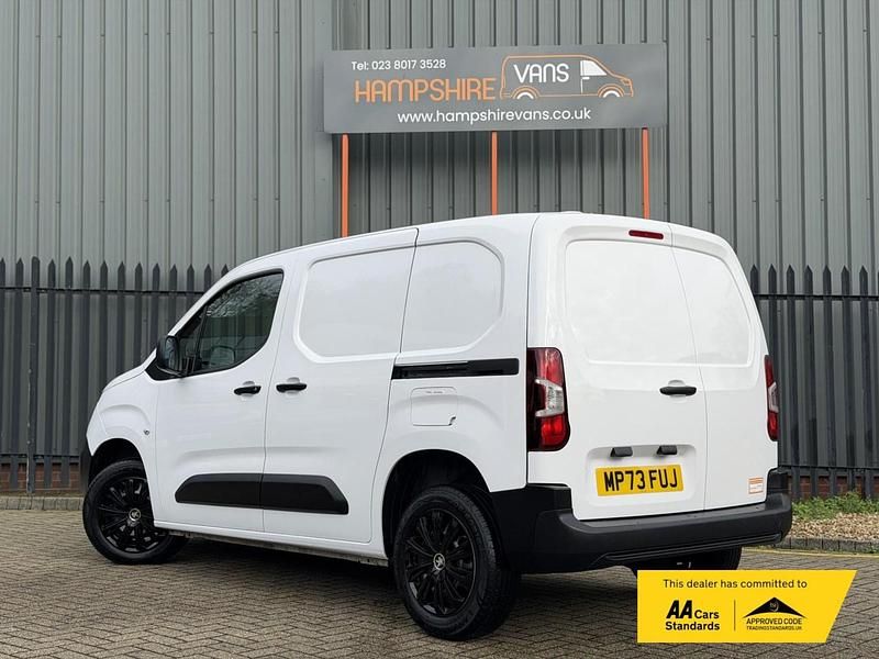 Used Peugeot Partner Premium 2024 White MPV