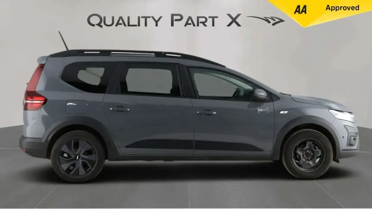 Used Dacia Jogger Expression 140 HP (102 kW) 2024 Grey MPV