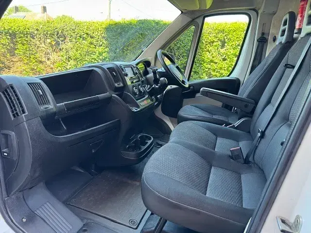 Used Citroën Relay 130 HP (95 kW) 2016 White Van
