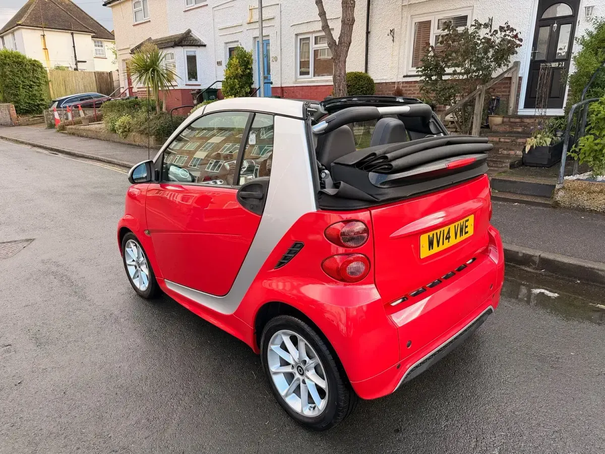 Used Smart ForTwo Cabrio Passion 71 HP (52 kW) 2014 Red Cabriolet