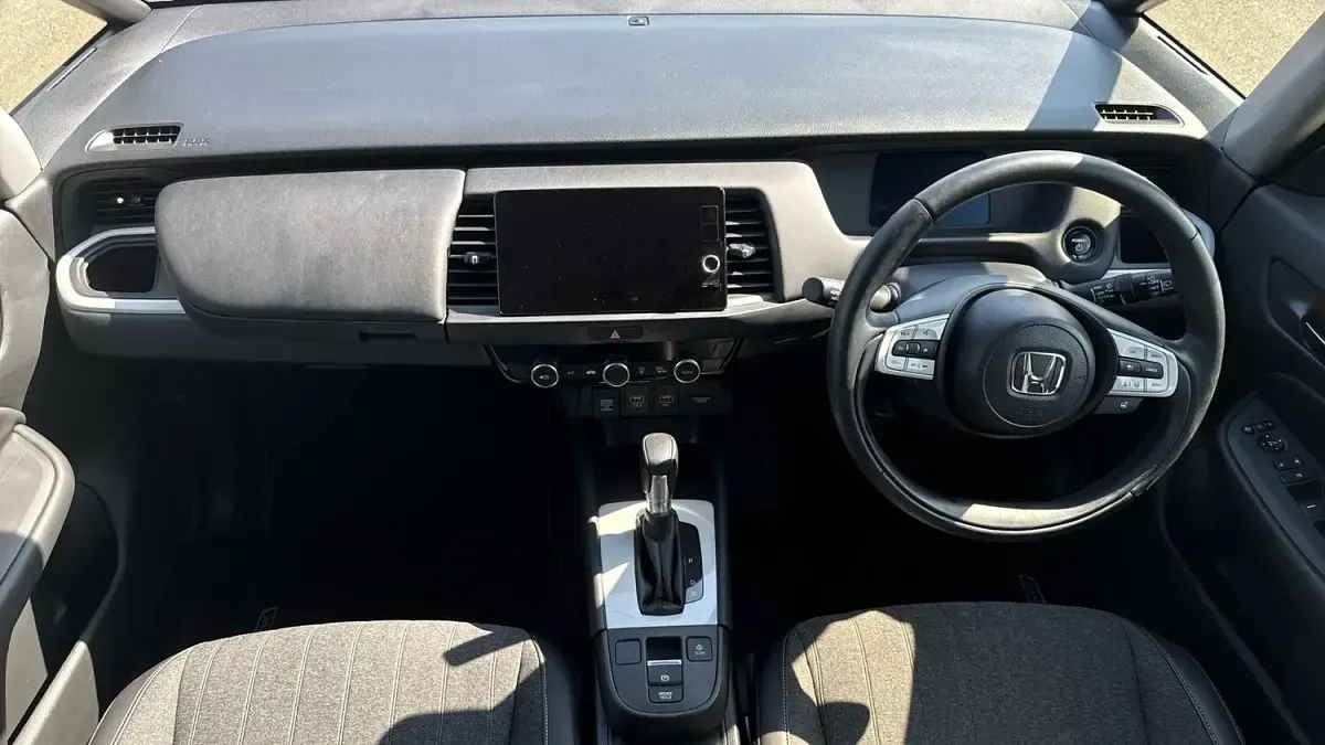 Used Honda Jazz Advance 2023 White Hatchback