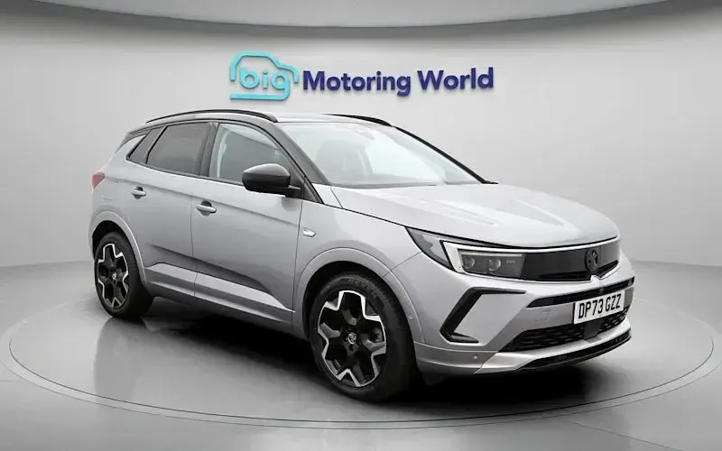 Second-hand Vauxhall Grandland X Ultimate 131 CP (96 kW) 2023 Gri SUV