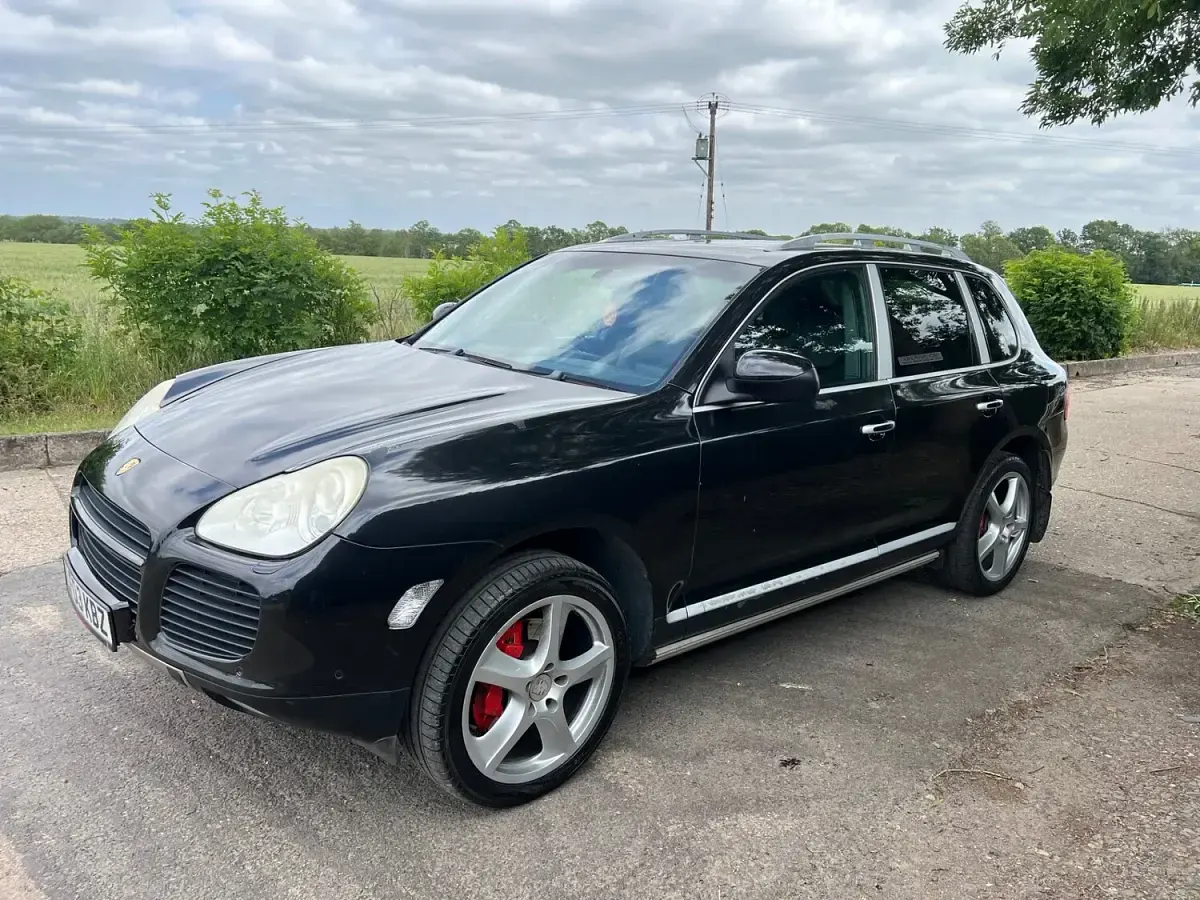 Used Porsche Cayenne Turbo 520 HP (382 kW) 2003 Black SUV