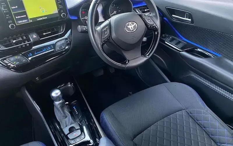 Used Toyota C-HR 122 HP (89 kW) 2020 Blue SUV