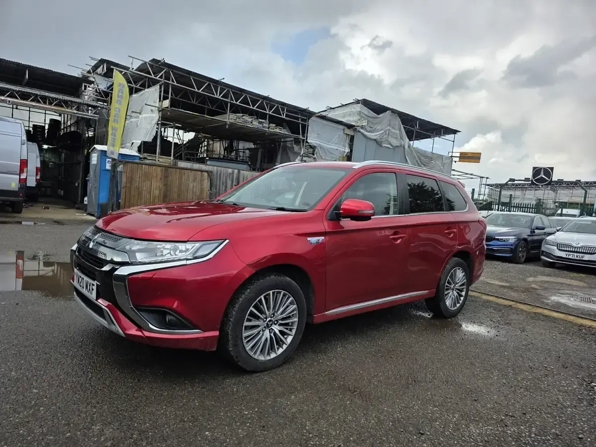 Used Mitsubishi Outlander P-HEV 2020 Red Estate