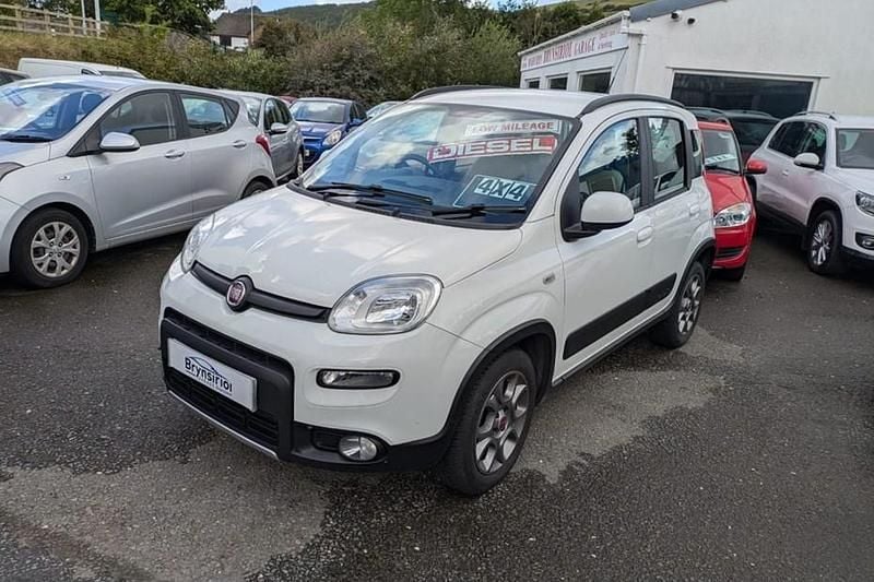 White Used 2015 Fiat Panda 4x4 Hatchback | £5,995 (Good price) - Image 1/1