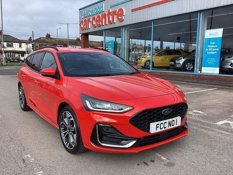 Used Ford Focus ST-Line 125 HP (91 kW) 2022 Red Estate