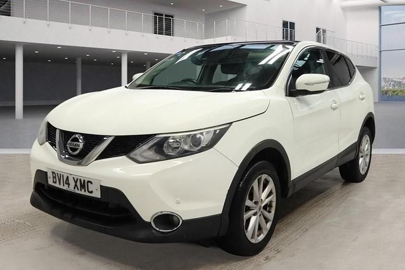 Used Nissan Qashqai Acenta Premium 110 HP (80 kW) 2014 White SUV