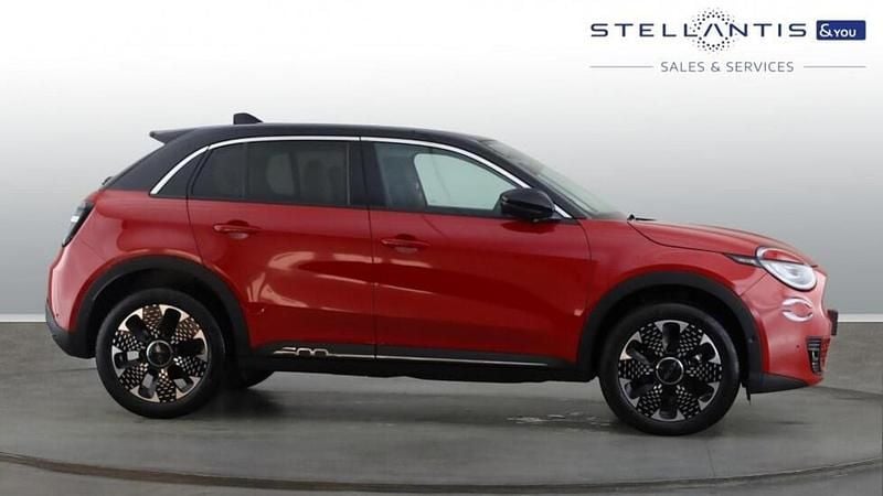 New Fiat 600 La Prima 134 HP (98 kW) 2025 Red SUV