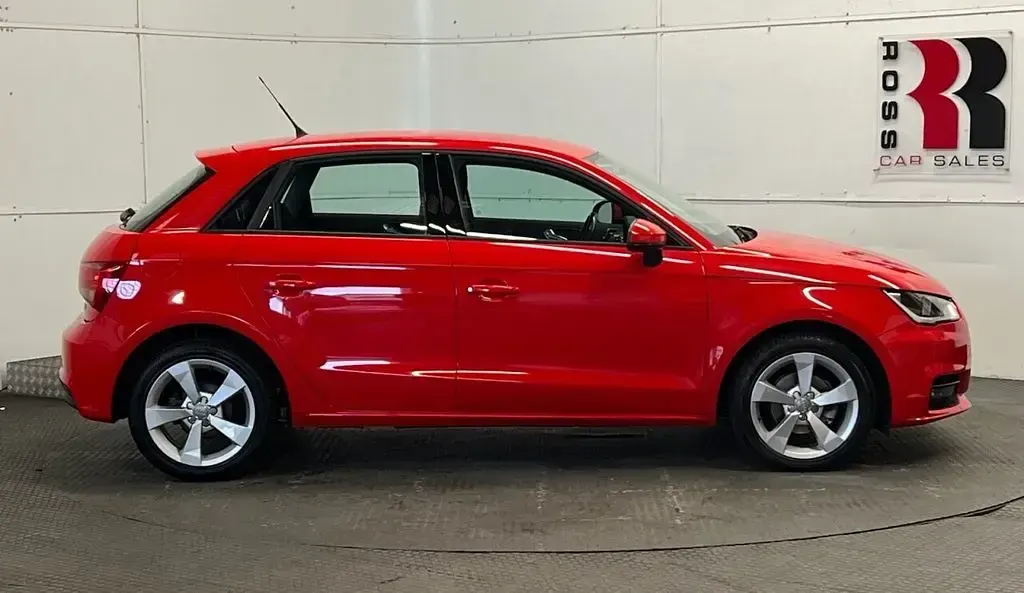 Used Audi A1 Sportback Sport 95 HP (69 kW) 2016 Red Hatchback